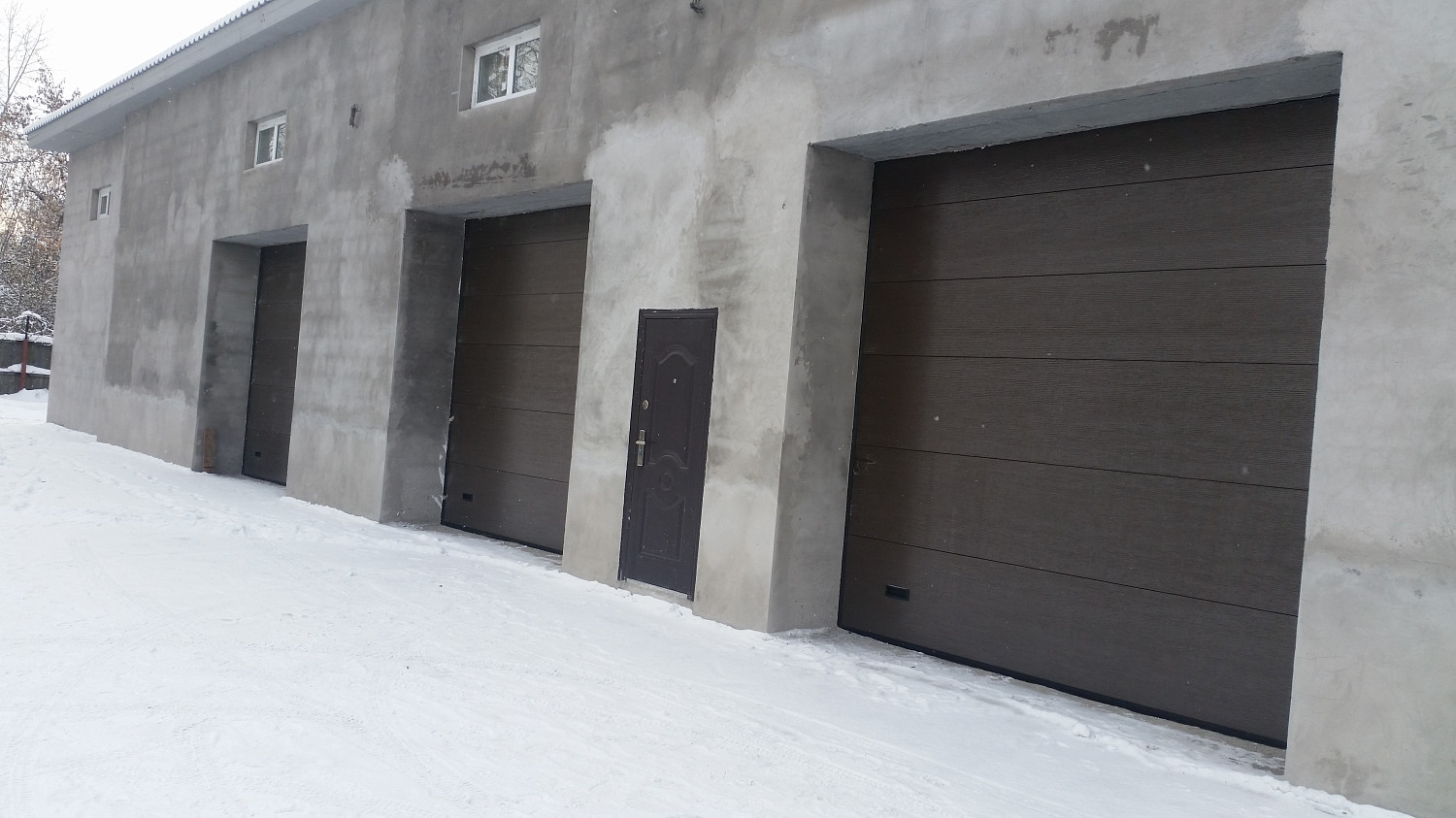 Промышленные ворота ALUTECH ProTrend с ручным цепным приводом